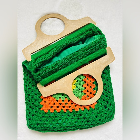 VINTAGE Groovy Crochet Purse - Picture 2 of 7